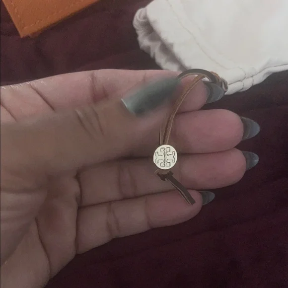 Tory Burch Black Sunglasses with Orange Case - Picture 4 of 7